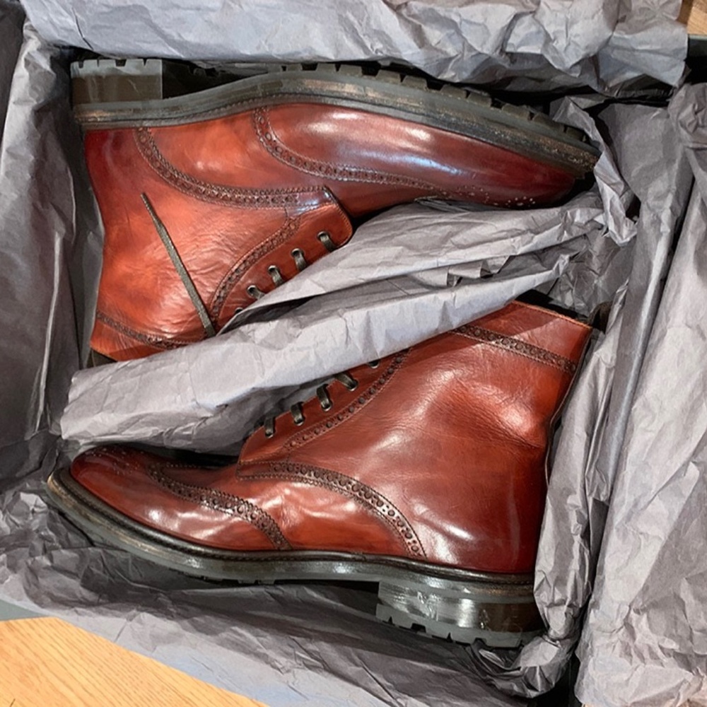 Mens Italian burnished all-leather boots O'Keeffe rubber lug sole size 9 wingtip